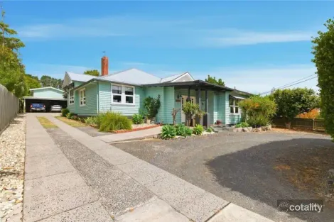 9 JUMBUNNA RD, KORUMBURRA, VIC 3950