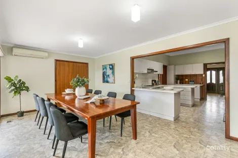 Property photo of 18 Seaview Crescent Seaholme VIC 3018