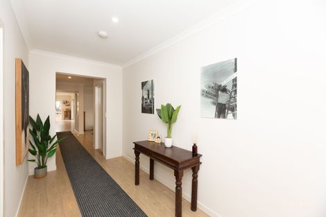 Property photo of 6 Durack Circuit Boorooma NSW 2650