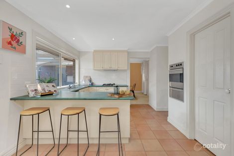 Property photo of 5 Pickering Close Hoppers Crossing VIC 3029