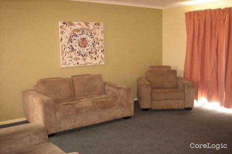 Property photo of 10 Cypress Close Hampton Park VIC 3976