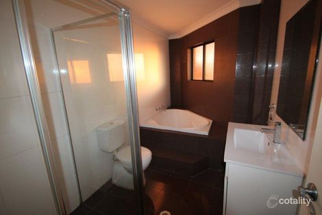Property photo of 17/2-8 Kitchener Avenue Regents Park NSW 2143