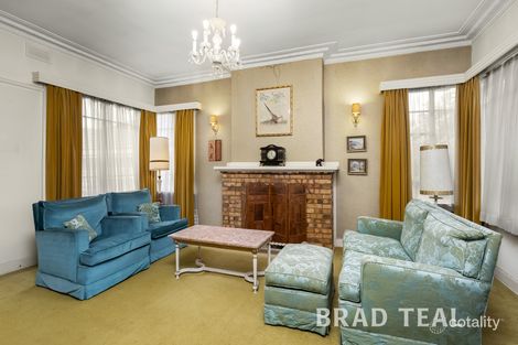 Property photo of 30 Glenview Road Strathmore VIC 3041