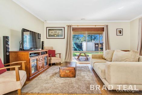 Property photo of 13 Simpson Place Caroline Springs VIC 3023