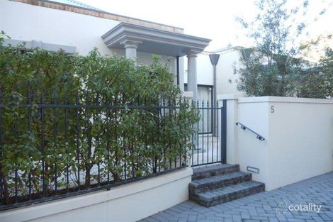 13/8 Bay Rd, Claremont, WA 6010