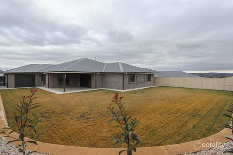 Property photo of 60 Graham Drive Kelso NSW 2795
