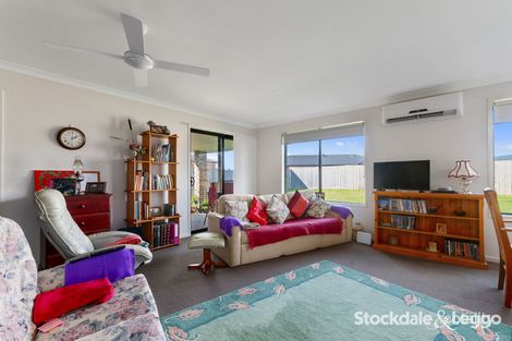 Property photo of 4 Graduation Place Churchill VIC 3842