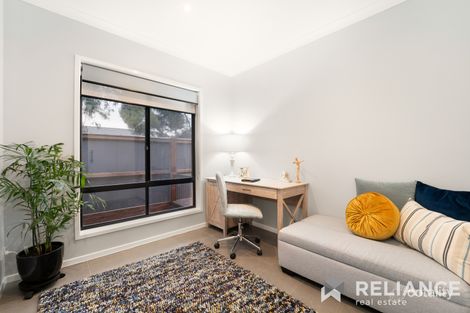 Property photo of 10 Airfield Grove Point Cook VIC 3030