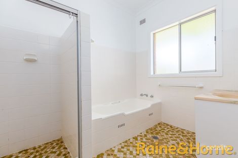 Property photo of 28 Stonehaven Avenue Dubbo NSW 2830