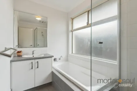 Property photo of 28 Tiergarten Road Brabham WA 6055