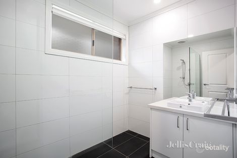 Property photo of 2/83 Park Road Eltham VIC 3095