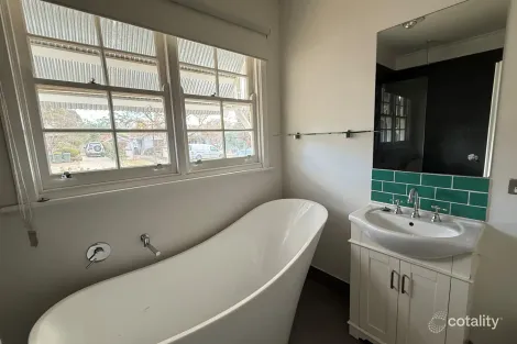 Property photo of 14 Railway Avenue Castlemaine VIC 3450