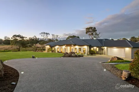 4 Ballochmyle Lane, Langwarrin South, VIC 3911