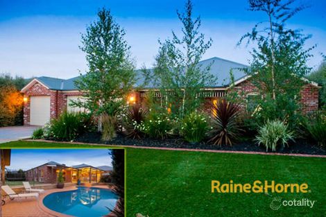 8 St Ives Dr, Narre Warren South, VIC 3805