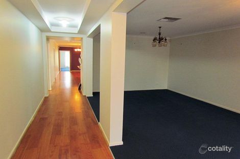 Property photo of 32 Ranfurlie Circuit Melton West VIC 3337