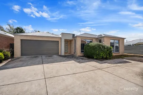 8 Pozieres Pl, Sebastopol, VIC 3356