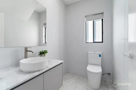 Property photo of 33 Cobungra Grove Wollert VIC 3750