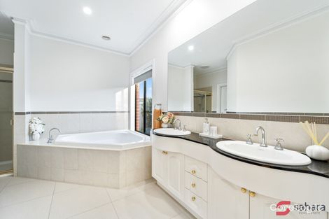 Property photo of 5 Kent Place Taylors Hill VIC 3037