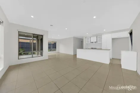 Property photo of 128 Eminence Boulevard Doreen VIC 3754