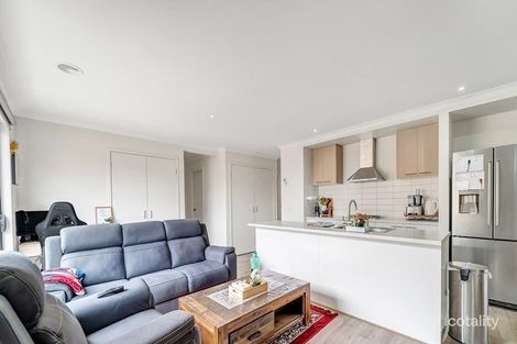 Property photo of 4 Buckland Circuit Werribee VIC 3030