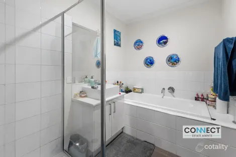 Property photo of 27 Demmie Mews Lyndhurst VIC 3975