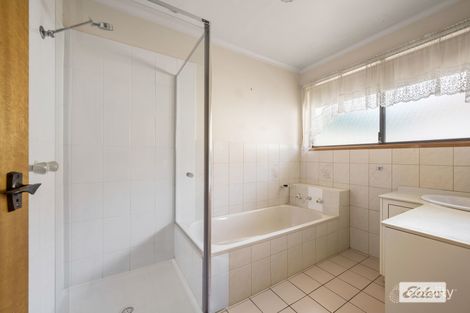 Property photo of 6 Flower Place Wodonga VIC 3690