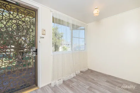 Property photo of 17 Hansen Street Urangan QLD 4655