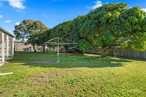 Property photo of 17 Hansen Street Urangan QLD 4655