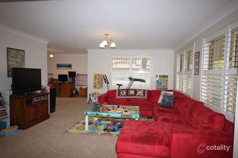 Property photo of 32 Banjos Circuit Hillvue NSW 2340