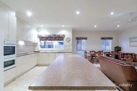 Property photo of 8 St Glens Way Lake Gardens VIC 3355