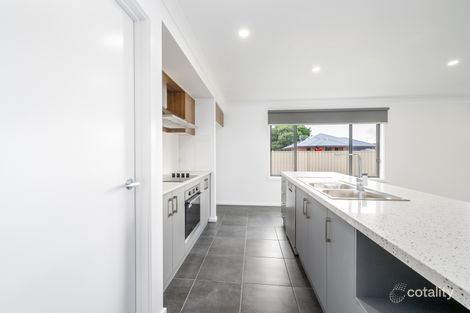 Property photo of 6 Medieval Crescent Mooroopna VIC 3629