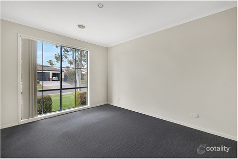 Property photo of 3 Stringybark Close Manor Lakes VIC 3024