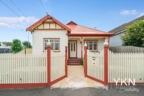 10 Queensville St, Kingsville, VIC 3012