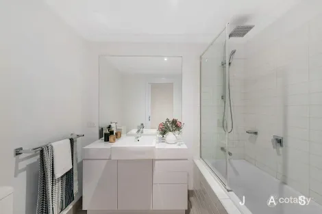 Property photo of 20 Rivet Walk Maidstone VIC 3012
