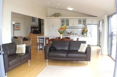 Property photo of 38 Midway Terrace Pacific Pines QLD 4211