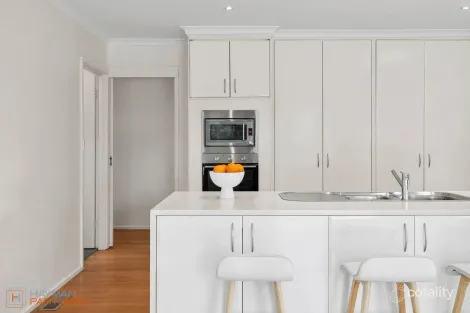 Property photo of 19 McAlpine Place Farrer ACT 2607