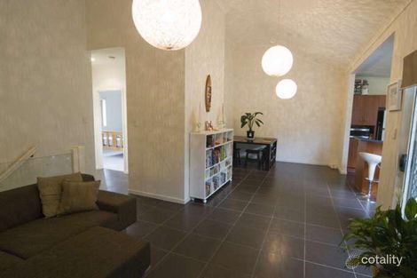 2/28 Bindaree St, Greenslopes, QLD 4120