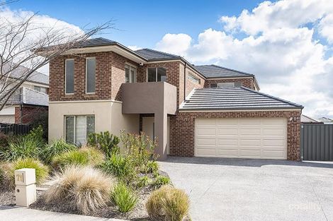 71 Hawkstowe Pde, South Morang, VIC 3752