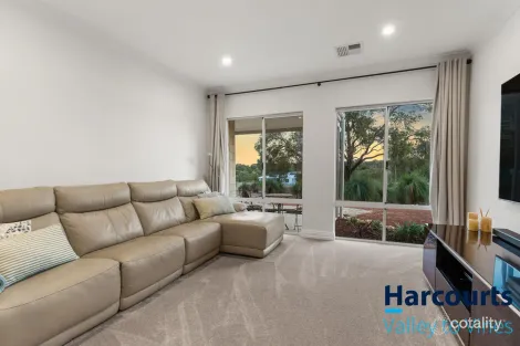 Property photo of 114 Starbush Way Ginginup WA 6503