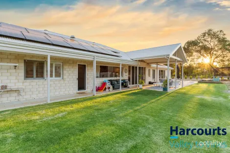 Property photo of 114 Starbush Way Ginginup WA 6503