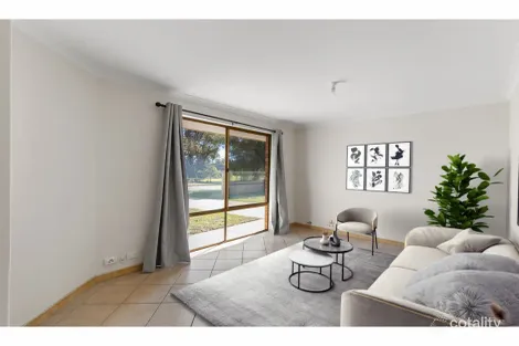 Property photo of 11 Sloan Drive Leda WA 6170