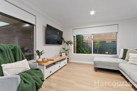 Property photo of 8 Dalbeattie Way Kinross WA 6028