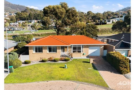17 VERMONT CT, BERRIEDALE, TAS 7011