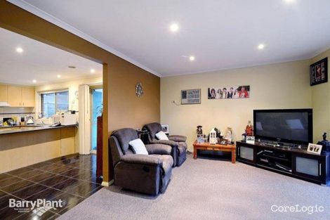 Property photo of 5 Fiona Place Pakenham VIC 3810