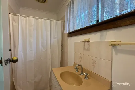 Property photo of 9 Jennier Crescent Brahma Lodge SA 5109