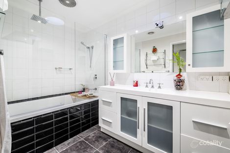 Property photo of 13 Hazelwood Avenue Cranbourne North VIC 3977