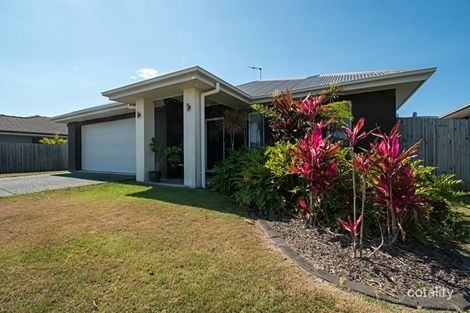 32 Adam St, Beachmere, QLD 4510