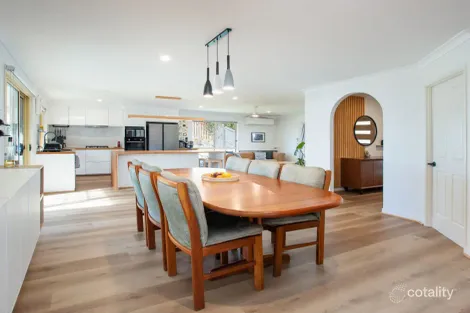 Property photo of 54 Manra Way Pacific Pines QLD 4211