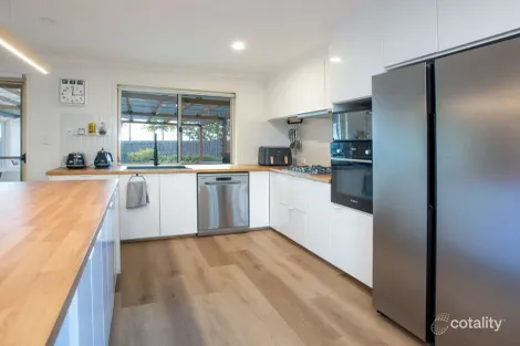 Property photo of 54 Manra Way Pacific Pines QLD 4211
