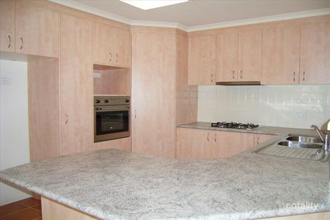 Property photo of 27 Macadamia Close Jerrabomberra NSW 2619